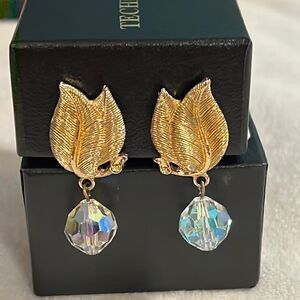 2 pair Vintage clip on earrings